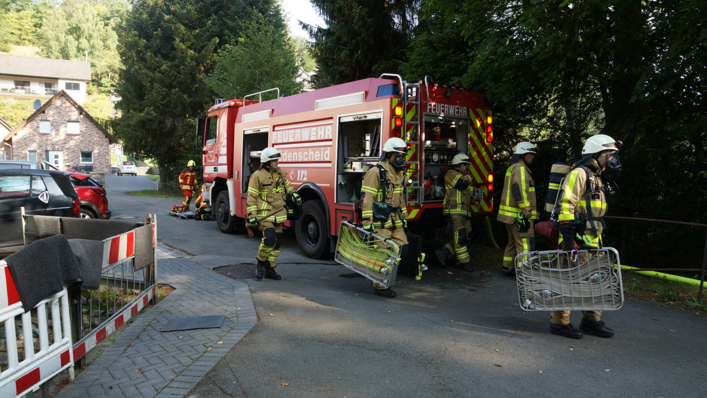 Mehrfache Menschenrettung Und Brandbek Mpfung Gemeinsame Bung Der